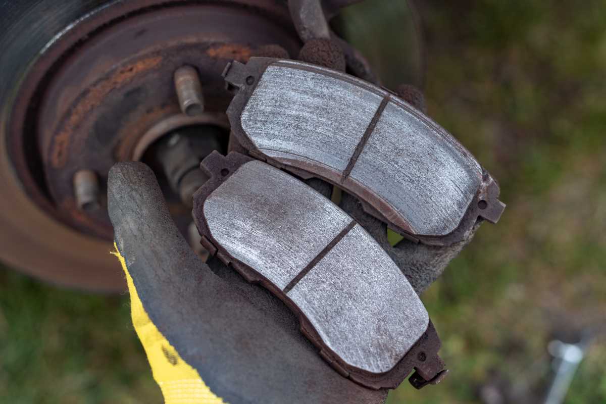5 Signs of Failing or Worn-Out Brakes